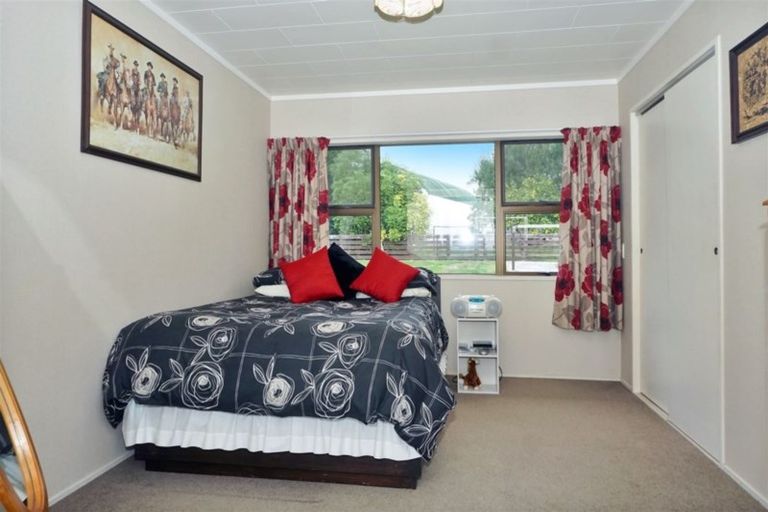 Photo of property in 1568a Old Coach Road, Pukehina, 3186
