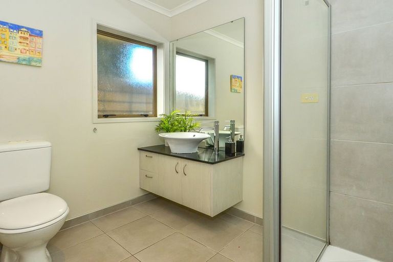 Photo of property in 24 Kauri Road, Pukekohe, 2120