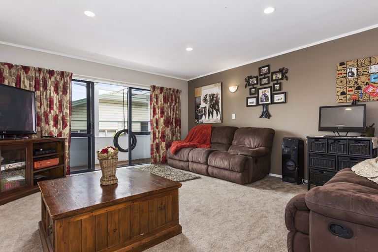 Photo of property in 3 Village Park Drive, Welcome Bay, Tauranga, 3112
