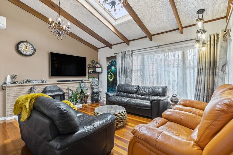 Photo of property in 53 Chatsworth Crescent, Pakuranga Heights, Auckland, 2010