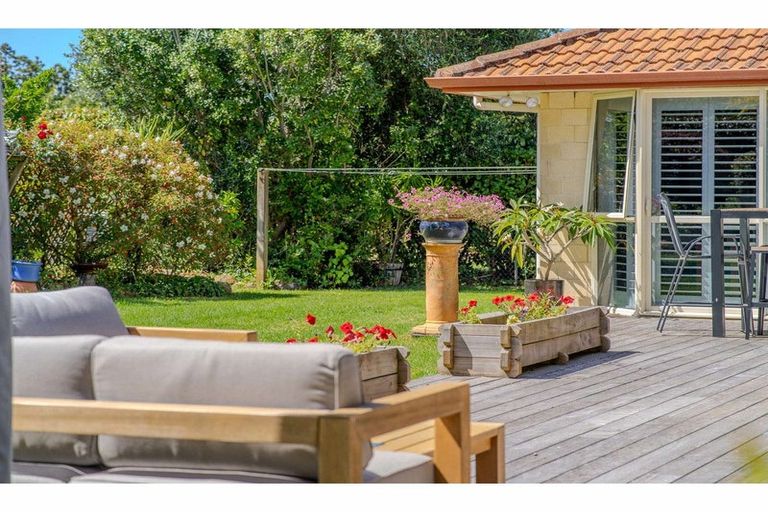 Photo of property in 28 Edkins Road, Kerikeri, 0230