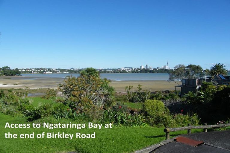 Photo of property in 2/10 Birkley Road, Bayswater, Auckland, 0622