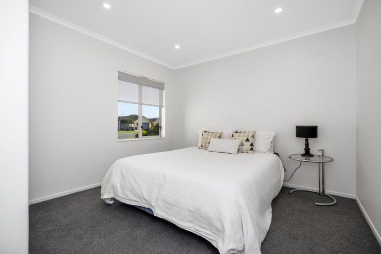 Photo of property in 27 Mcleod Place, Papamoa Beach, Papamoa, 3118