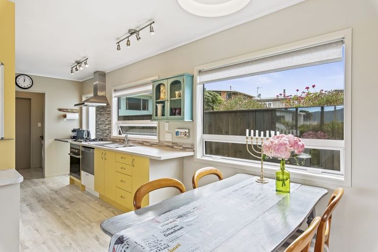 Photo of property in 58a Wharemauku Road, Raumati Beach, Paraparaumu, 5032