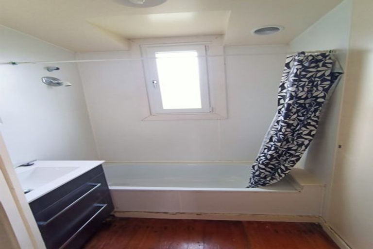 Photo of property in 12 Dickson Street, Macandrew Bay, Dunedin, 9014