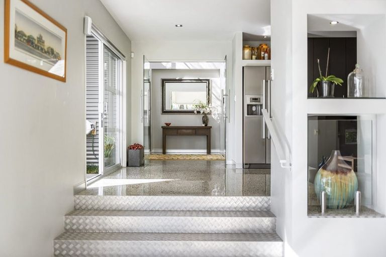 Photo of property in 2 Pounamu Avenue, Greenhithe, Auckland, 0632