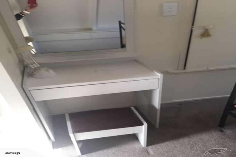 Photo of property in 2 Edgeworth Road, Glenfield, Auckland, 0629