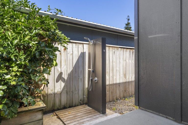 Photo of property in 2 Kowhai Street, Otaki Beach, Otaki, 5512