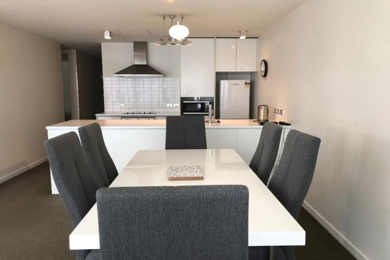 Photo of property in Montreaux Apartments, 2i/164 The Terrace, Wellington Central, Wellington, 6011