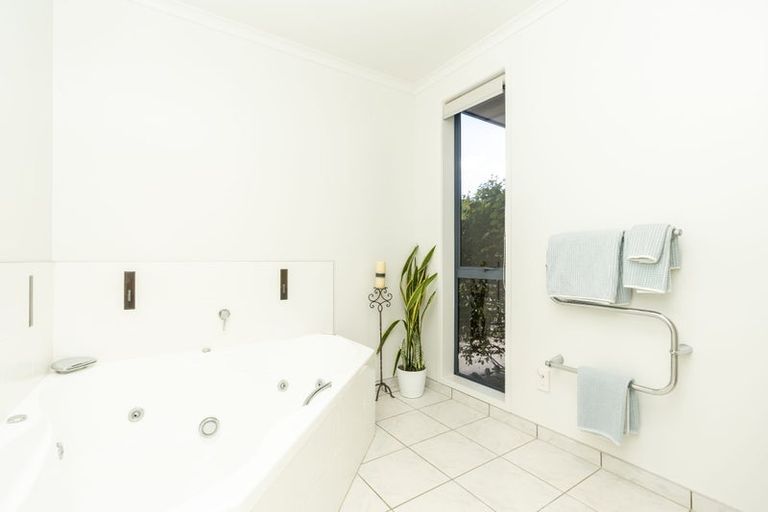 Photo of property in 1 San Clemento Way, Rototuna, Hamilton, 3210