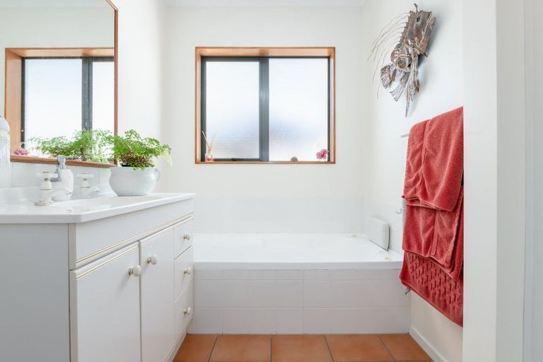 Photo of property in 20 Fendalton Drive, Rototuna, Hamilton, 3210