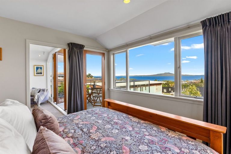 Photo of property in 15 Seaview Road, Castor Bay, Auckland, 0620