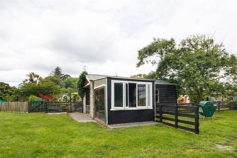 Photo of property in 552 Porewa Road, Marton, 4787