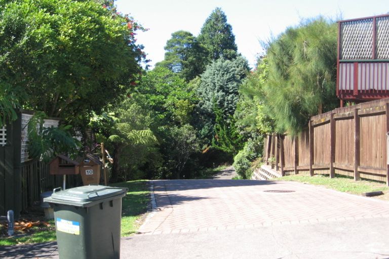 Photo of property in 1/10 Malters Place, Browns Bay, Auckland, 0630