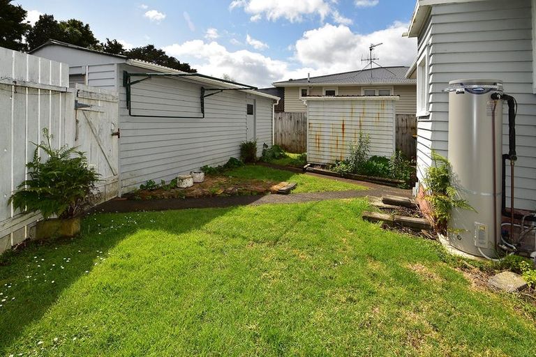 Photo of property in 4 Woodford Avenue, Henderson, Auckland, 0610