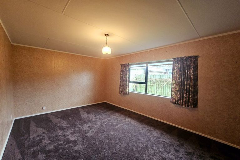Photo of property in 16 Warwick Place, Springvale, Whanganui, 4501