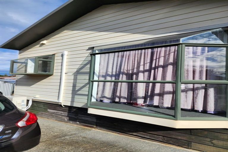 Photo of property in 38 Matipo Road, Te Atatu Peninsula, Auckland, 0610