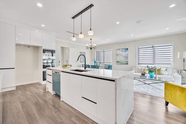 Photo of property in 104 Valderama Drive, Flat Bush, Auckland, 2019