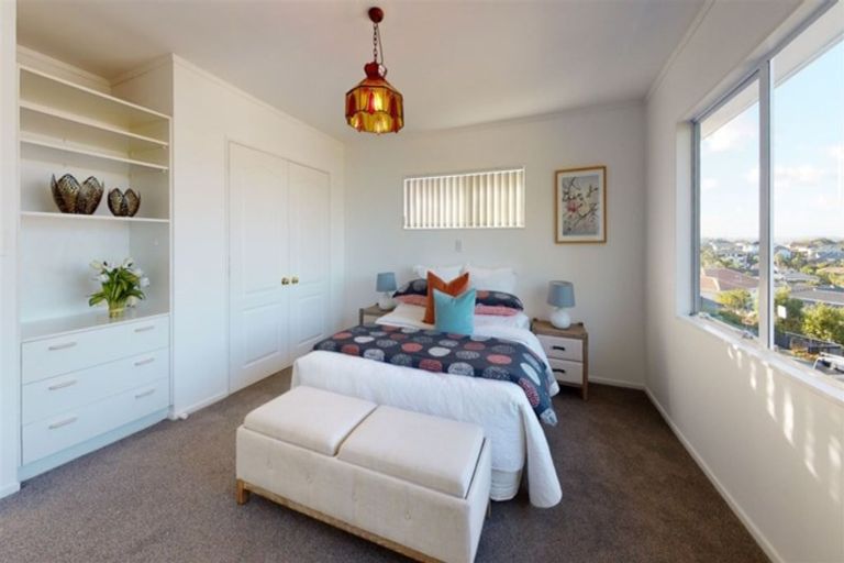Photo of property in 78 Lagoon Way, West Harbour, Auckland, 0618