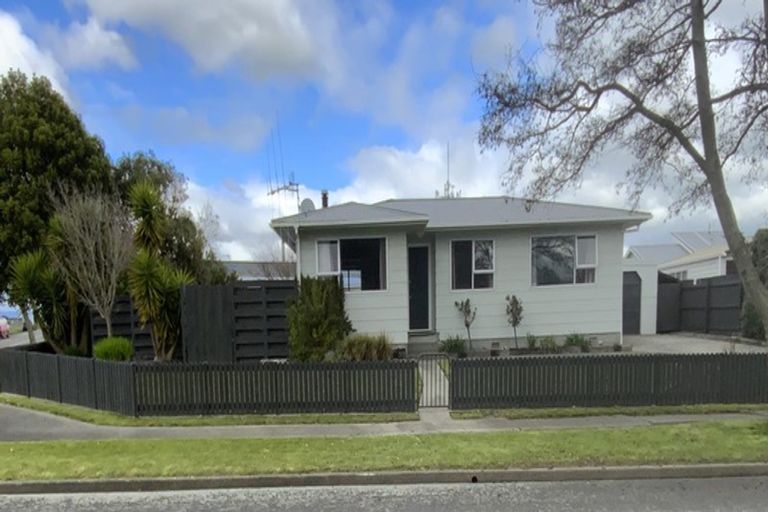 Photo of property in 52 Cascade Crescent, Westbrook, Palmerston North, 4412