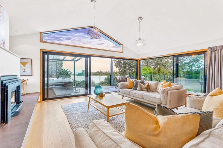 Photo of property in 163 West Harbour Drive, West Harbour, Auckland, 0618