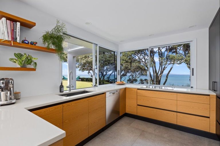 Photo of property in 41a Tiri Road, Manly, Whangaparaoa, 0930