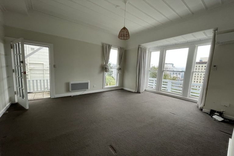 Photo of property in 16a Clifton Terrace, Kelburn, Wellington, 6012