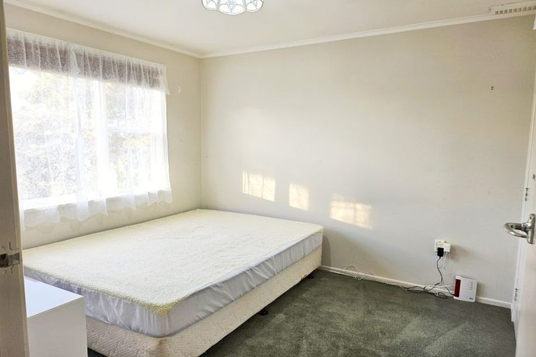 Photo of property in 440 East Coast Road, Windsor Park, Auckland, 0630