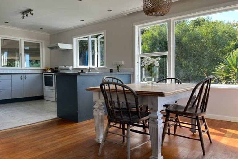 Photo of property in 2 Hillside Terrace, Saint Johns Hill, Whanganui, 4500