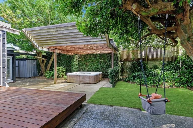 Photo of property in 47 Riverhills Avenue, Pakuranga Heights, Auckland, 2010