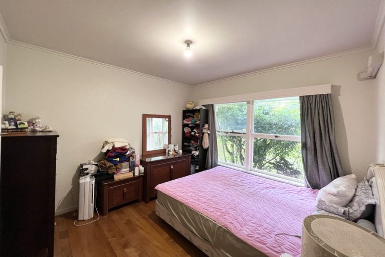Photo of property in 1 Marsh Avenue, Forrest Hill, Auckland, 0620