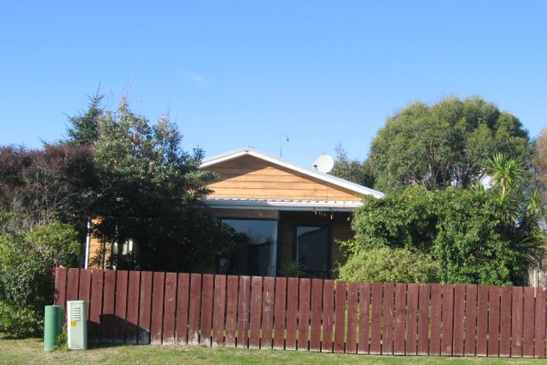 Photo of property in 3 Dennis Taylor Court, Paraparaumu, 5032