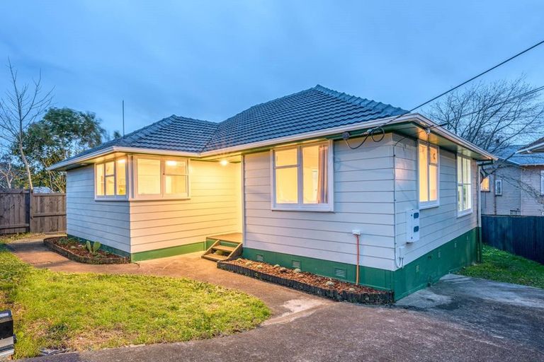 Photo of property in 61 Pomaria Road, Henderson, Auckland, 0610