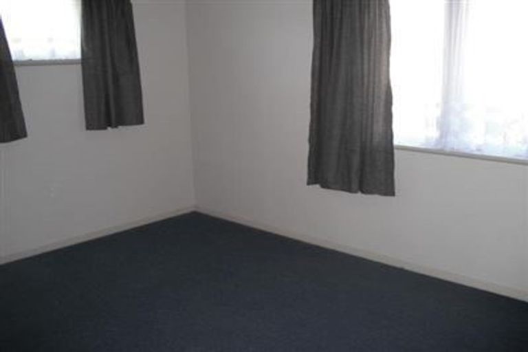 Photo of property in 24 Sutton Crescent, Papakura, 2110