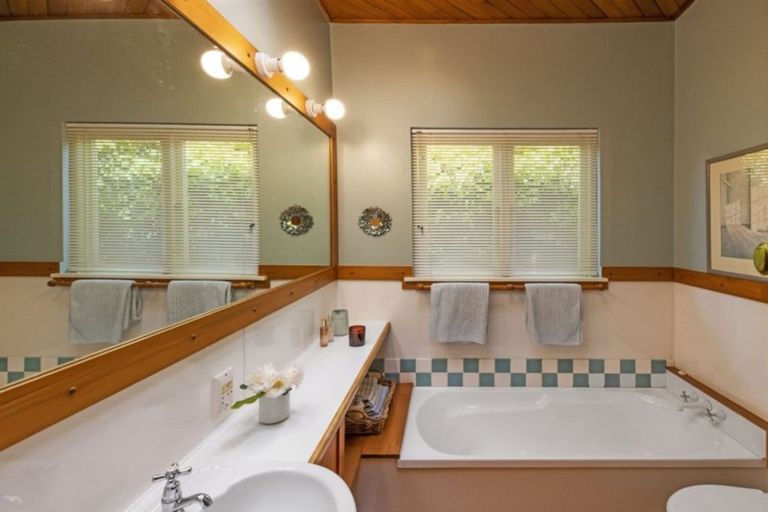 Photo of property in 121 Wilton Road, Wilton, Wellington, 6012