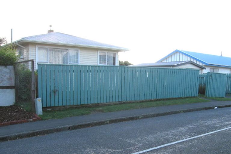 Photo of property in 3 Carluke Street, Paparangi, Wellington, 6037