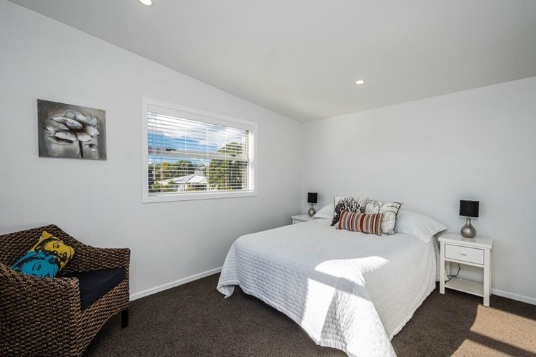 Photo of property in 24a Main Road, Titahi Bay, Porirua, 5022