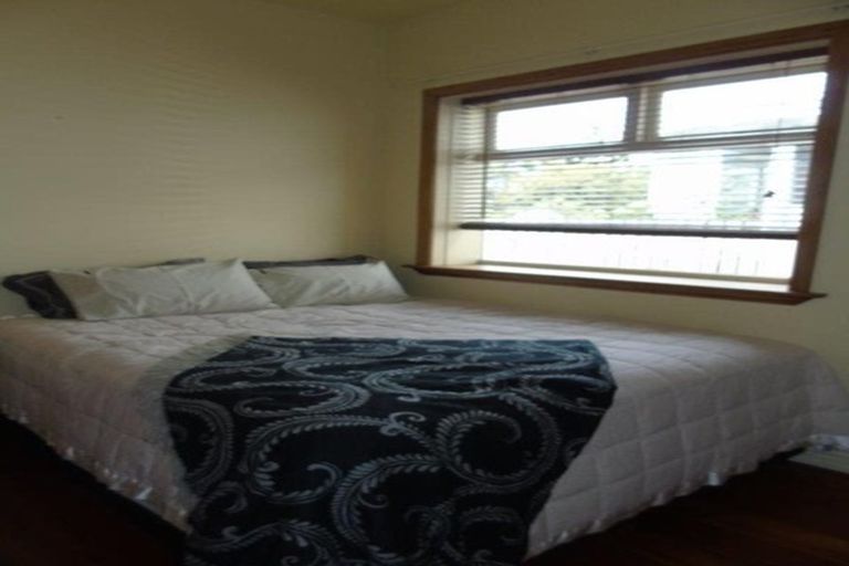 Photo of property in 83 Eden Street, Island Bay, Wellington, 6023