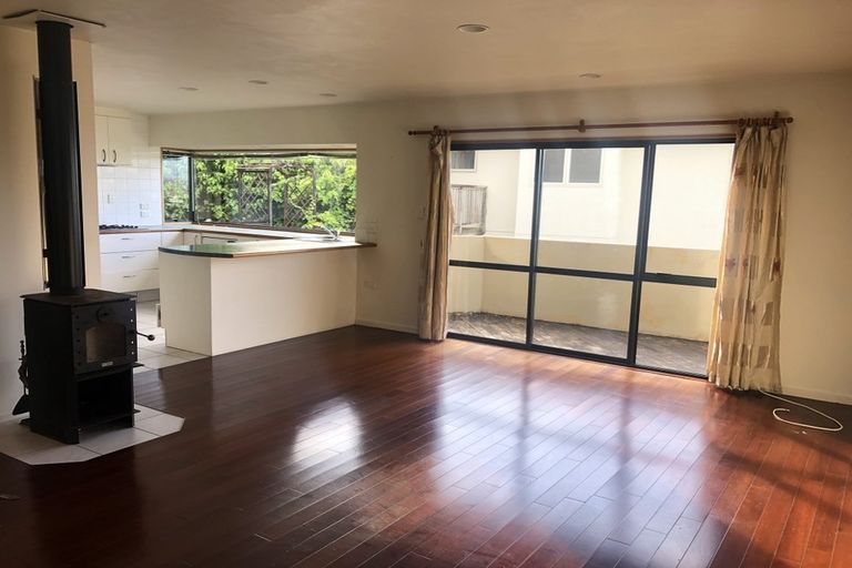 Photo of property in 23 Bluebird Crescent, Unsworth Heights, Auckland, 0632