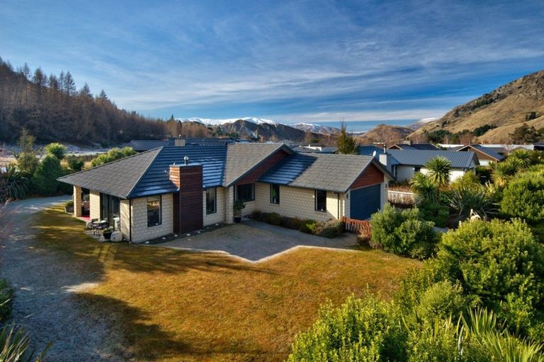 Photo of property in 14 Morning Star Terrace, Arthurs Point, Queenstown, 9371