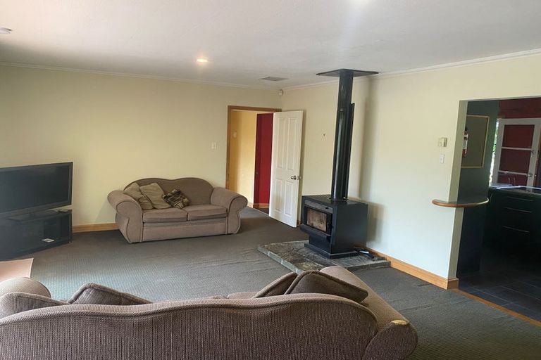 Photo of property in 106a Wyndham Road, Pinehaven, Upper Hutt, 5019