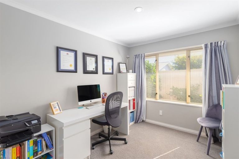 Photo of property in 19 Blighs Road, Strowan, Christchurch, 8052