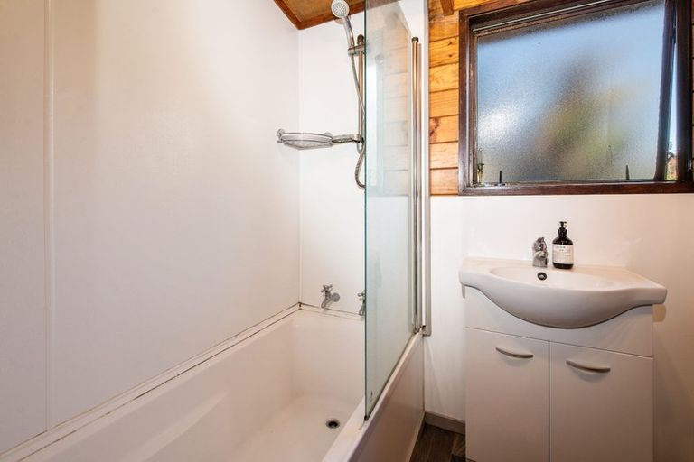 Photo of property in 23b Charles Road, Hannahs Bay, Rotorua, 3010