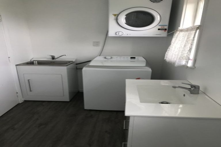 Photo of property in 2 Coleman Street, Paraparaumu, 5032