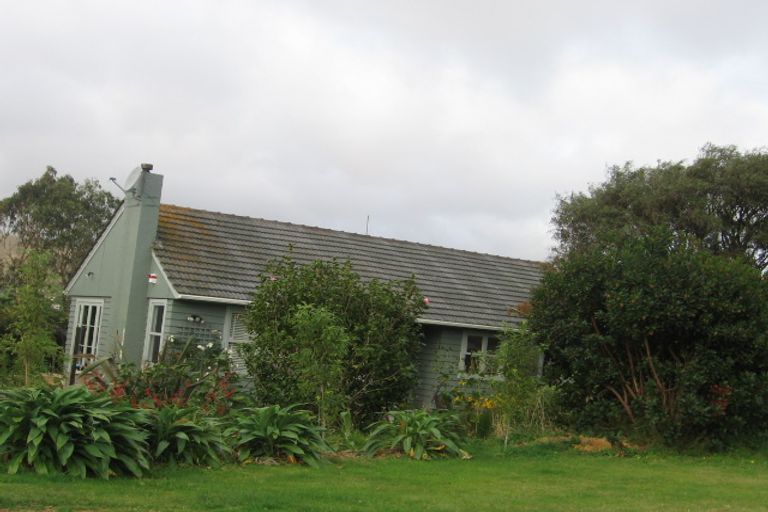 Photo of property in 9 Mascot Street, Tawa, Wellington, 5028