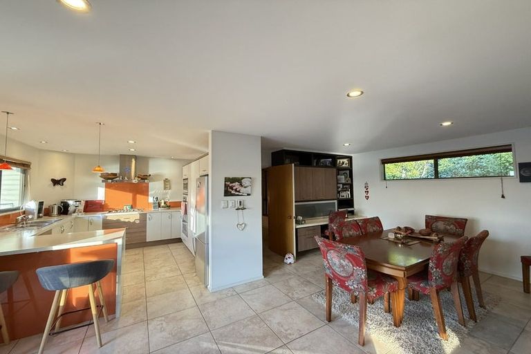 Photo of property in 1/56 Balmoral Lane, Redcliffs, Christchurch, 8081