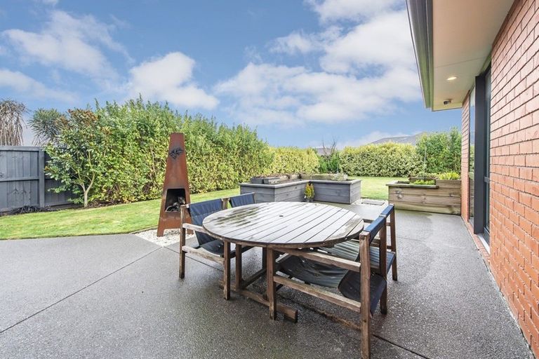 Photo of property in 16 Lloyds Close, Rolleston, 7614