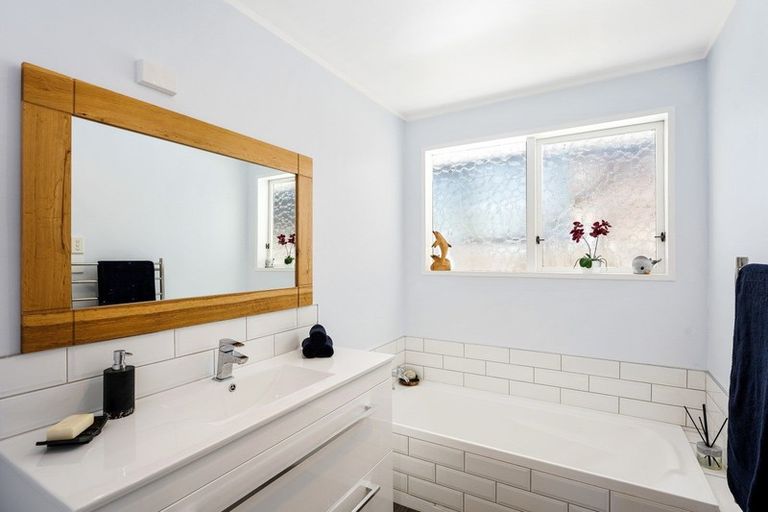 Photo of property in 1a Gloucester Street, Silverstream, Upper Hutt, 5019