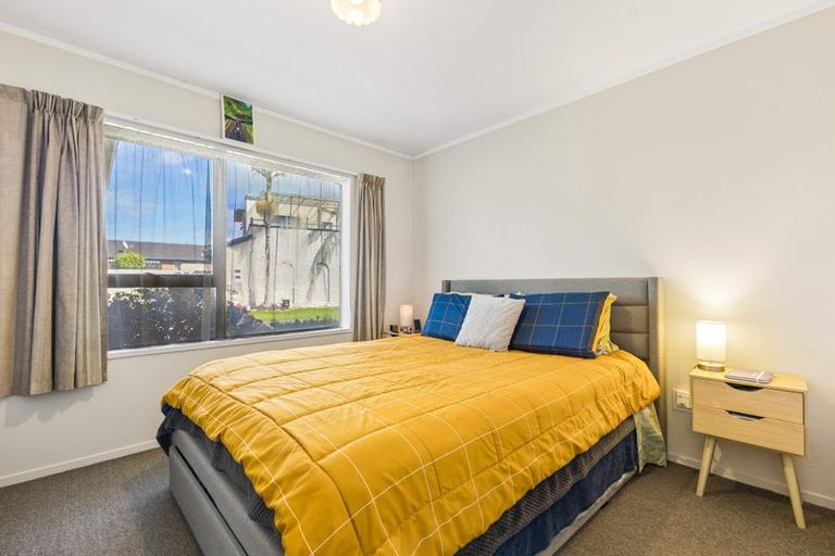 Photo of property in 2/12 Bungalore Place, Half Moon Bay, Auckland, 2012
