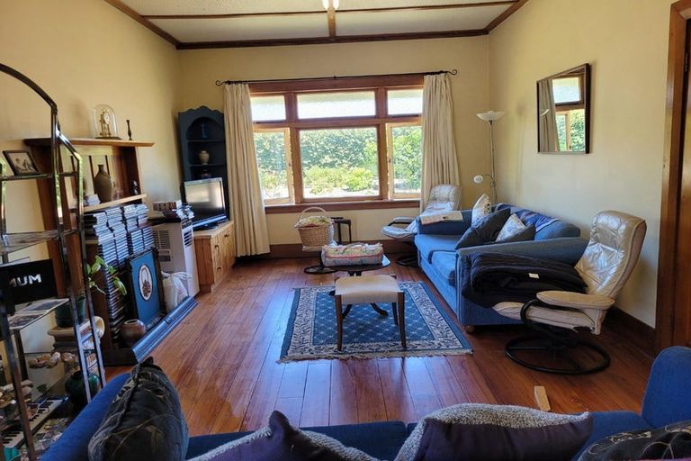 Photo of property in 52 Kitchener Street, Martinborough, 5711